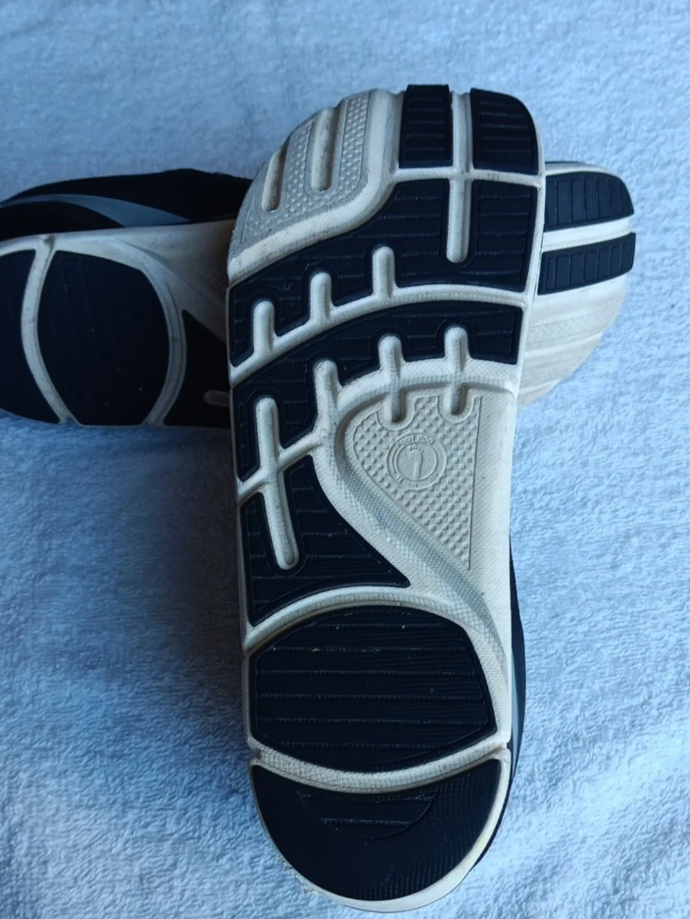 Altra Intuition 3.5 Athletic Shoes